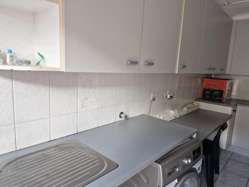 6 Bedroom Property for Sale in Cravenby Western Cape
